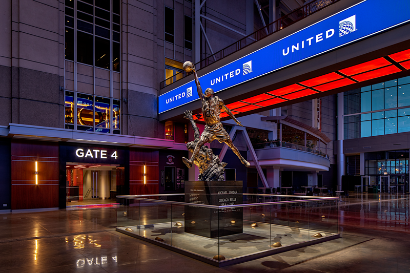 Chicago bulls michael jordan statue discount